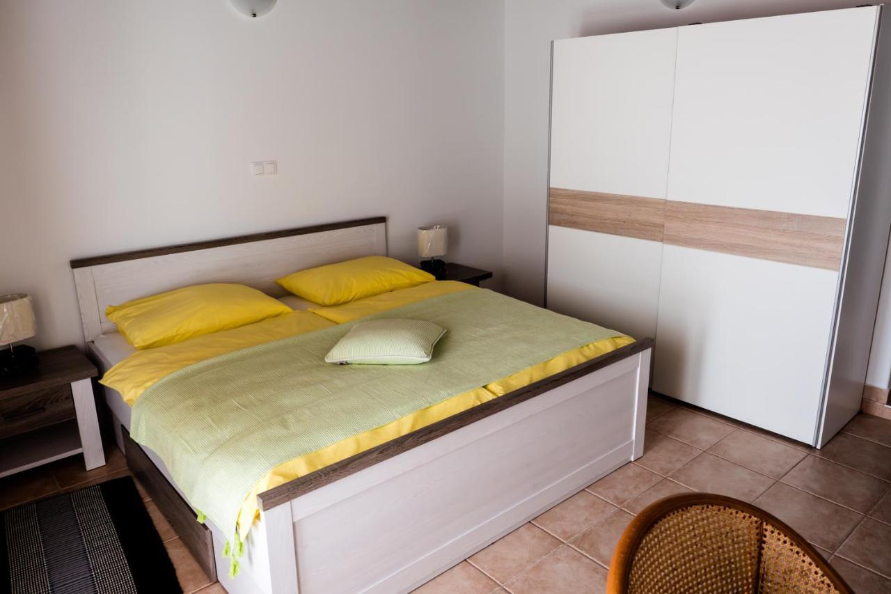 Apartment-Rooms Preka Palit Exterior photo