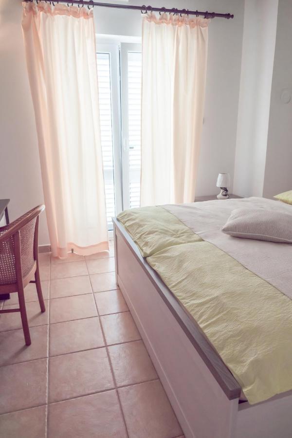 Apartment-Rooms Preka Palit Exterior photo