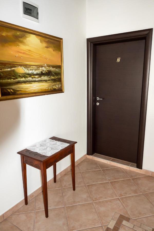 Apartment-Rooms Preka Palit Exterior photo