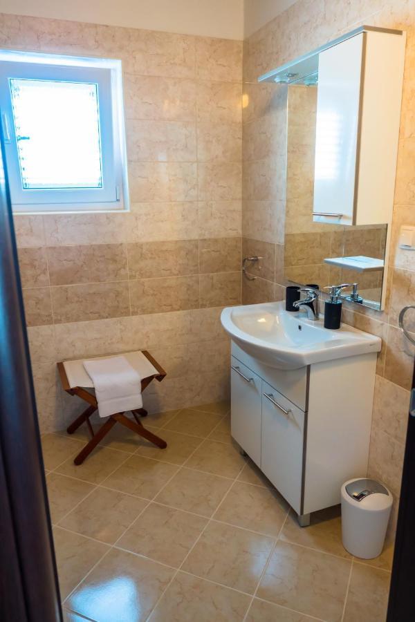 Apartment-Rooms Preka Palit Exterior photo