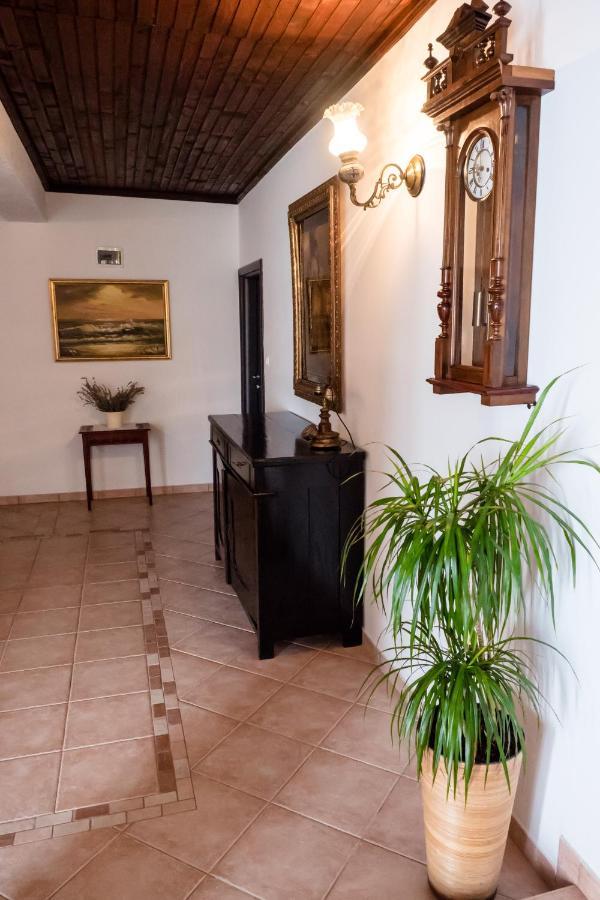 Apartment-Rooms Preka Palit Exterior photo