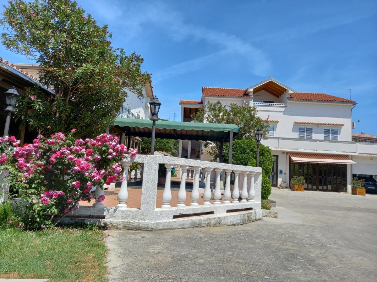 Apartment-Rooms Preka Palit Exterior photo